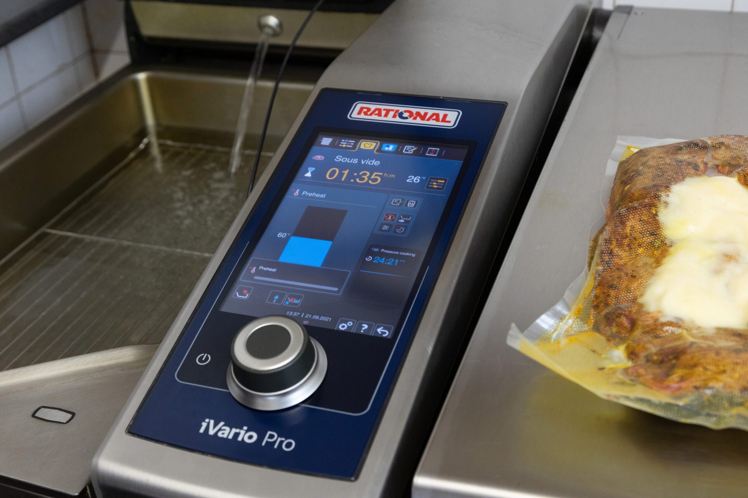 Working smart with high-tech cooking systems