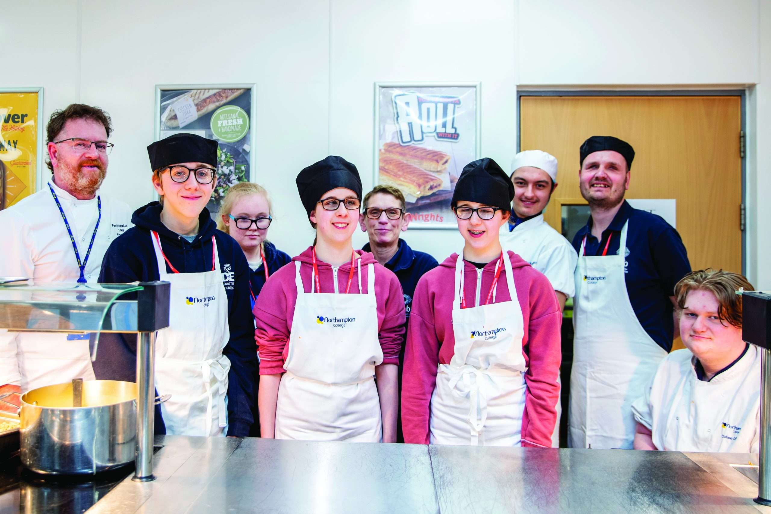 Students help visually impaired visitors cook up a storm|Students help visually impaired visitors cook up a storm