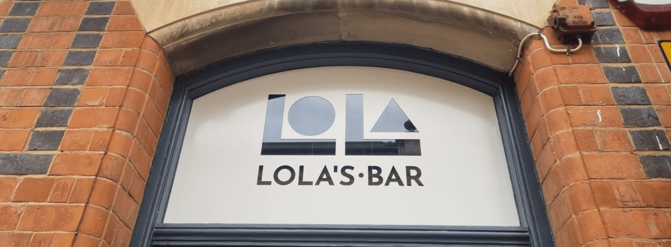 Lola's Bar|Lolas bar|