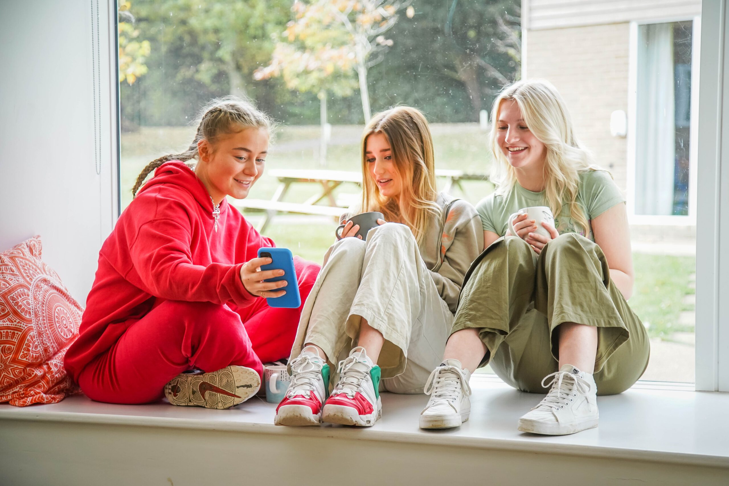 A gentle bridge between home and school