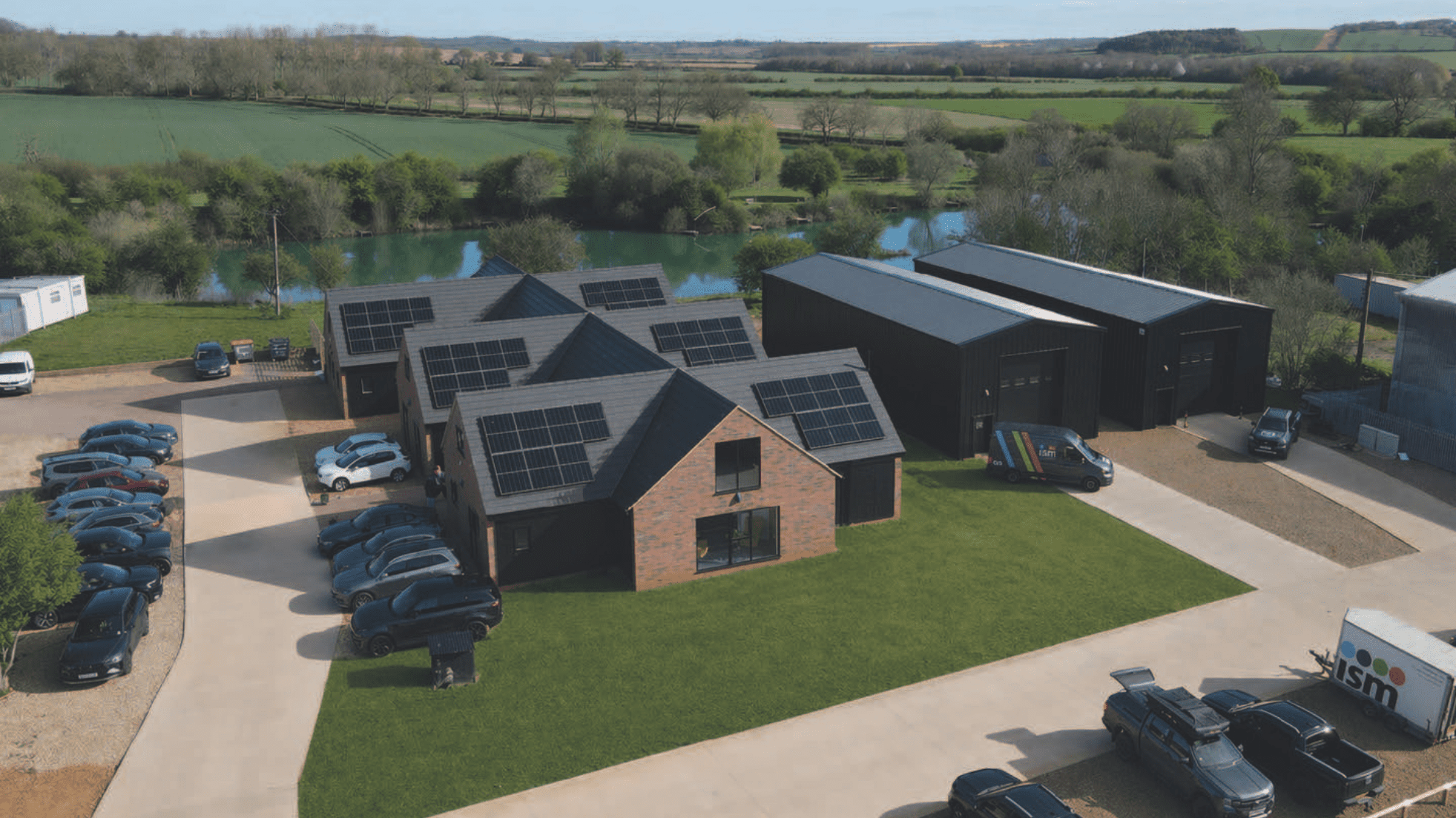 One solution, one strategy: redeﬁning facilities services
