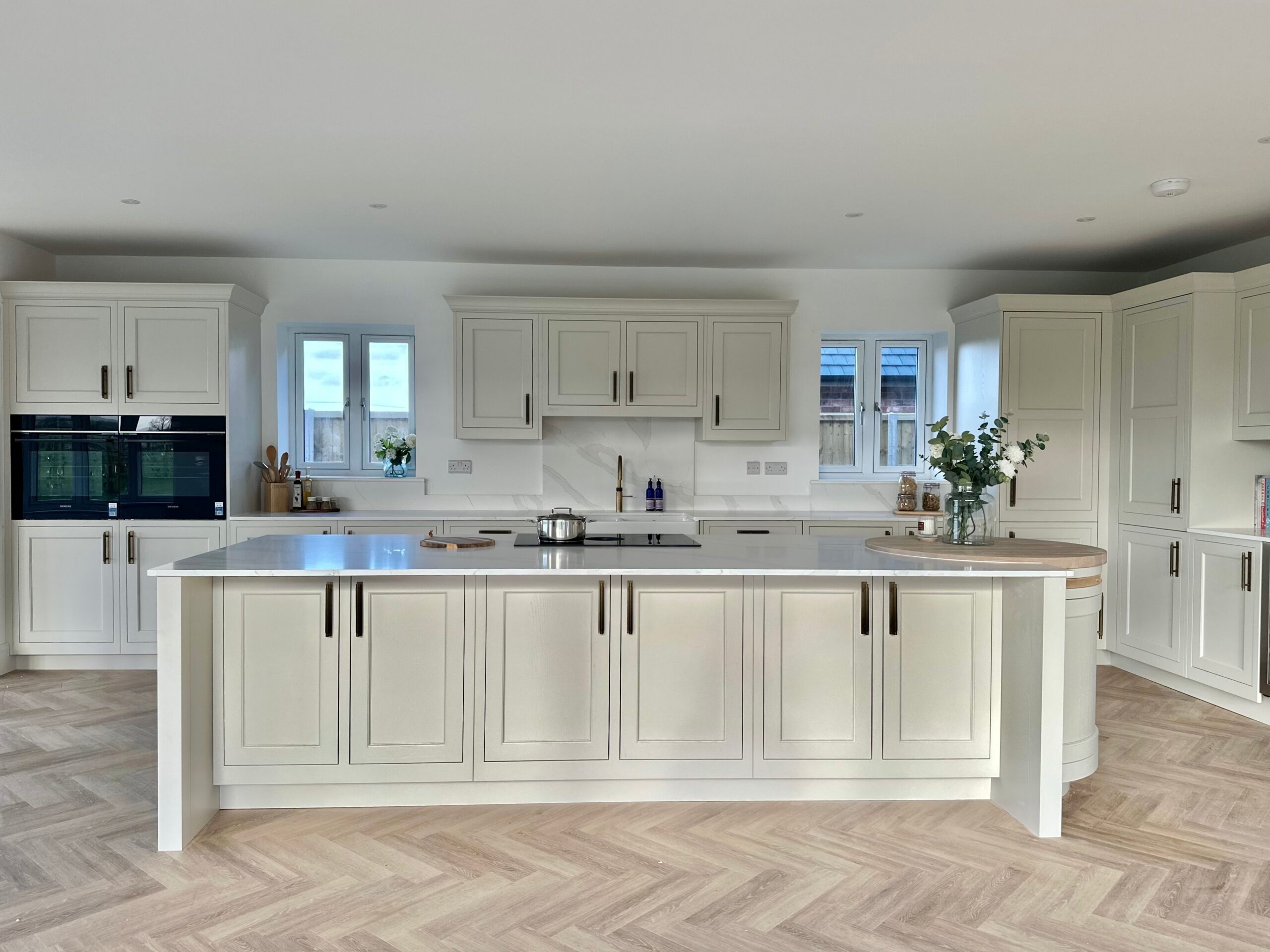 Bell delivers premium kitchen fit-out for 14-home development on the edge of the Cotswolds