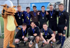 Businesses brave the elements for tournament
